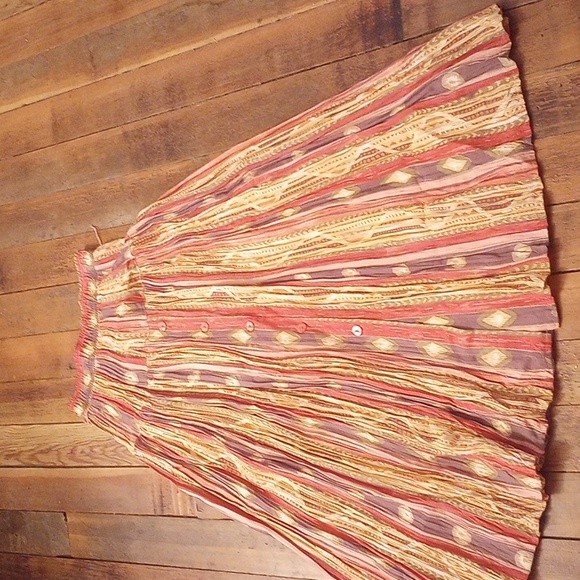 Dresses & Skirts - Skirt